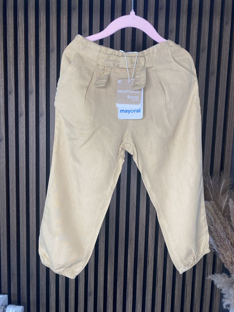 Nowe lekkie spodnie mayoral 98