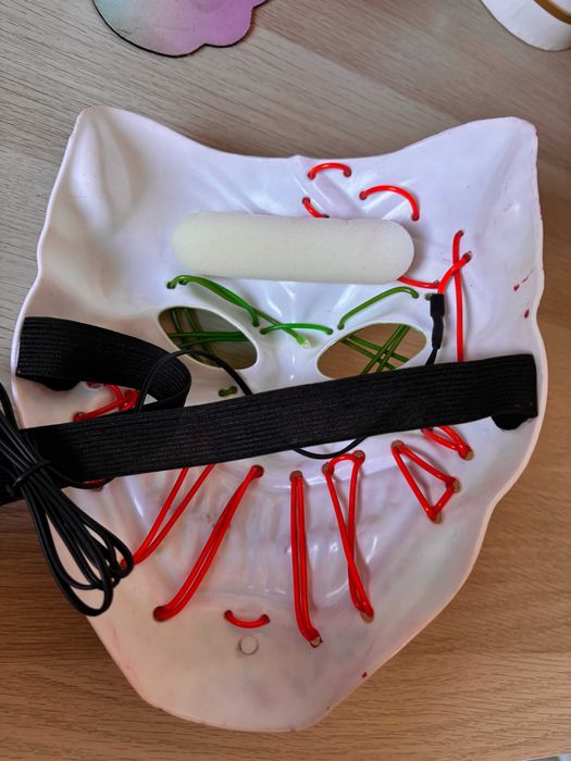 Máscara Halloween nova