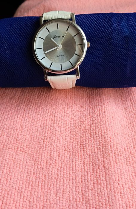 Жіночі наручні годинники