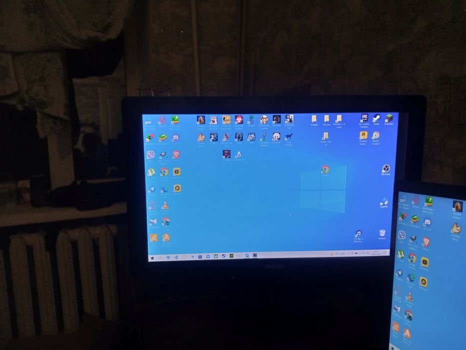 Продам монитор запчасти планшет, ноутбук и телефон.