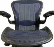 Aeron Herman Miller remodelado azul