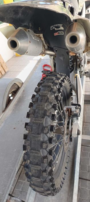 Segue para venda Honda CRF 250R black edition com o reboque