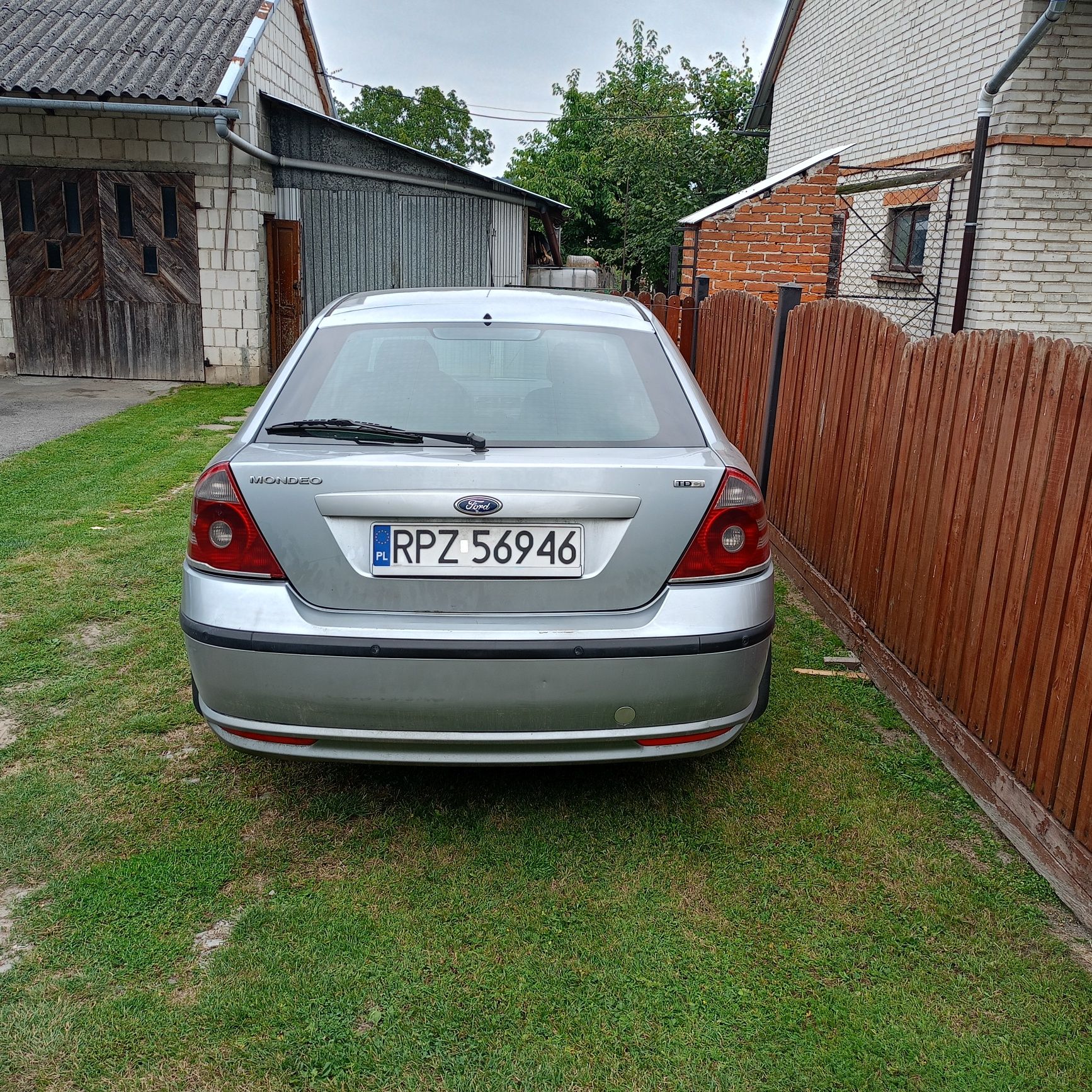 Ford Mondeo MK3 sedan 2.0 TDCI 2006r