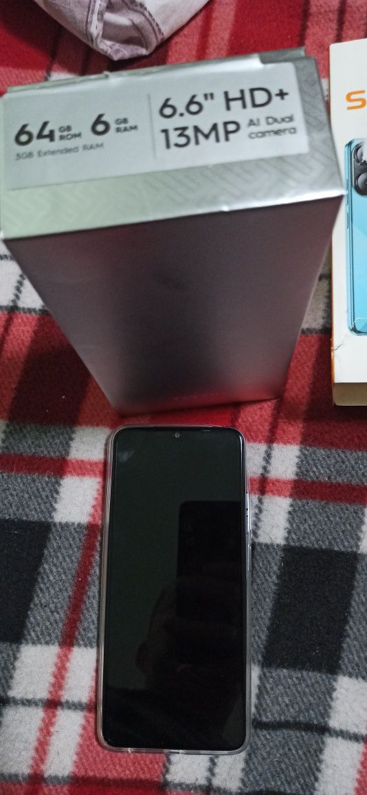 Смарфон Tecno Spark Go 2023