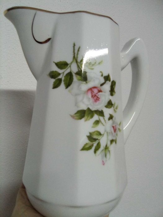 Jarro em loiça pintado