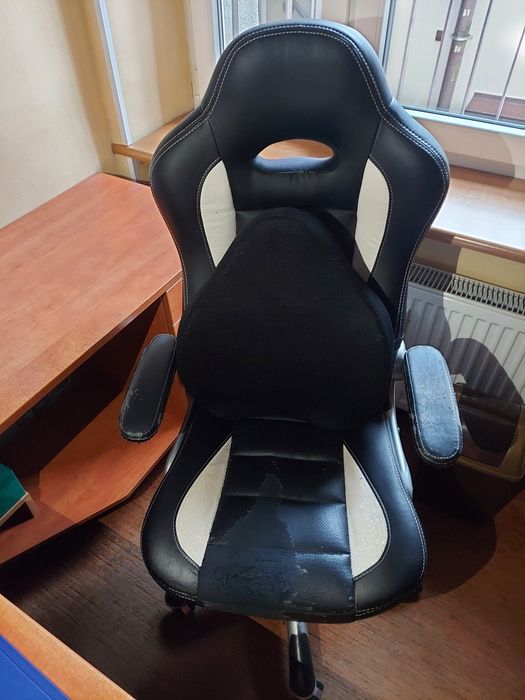 Biurka/ stoły sklepowe/ biurowe