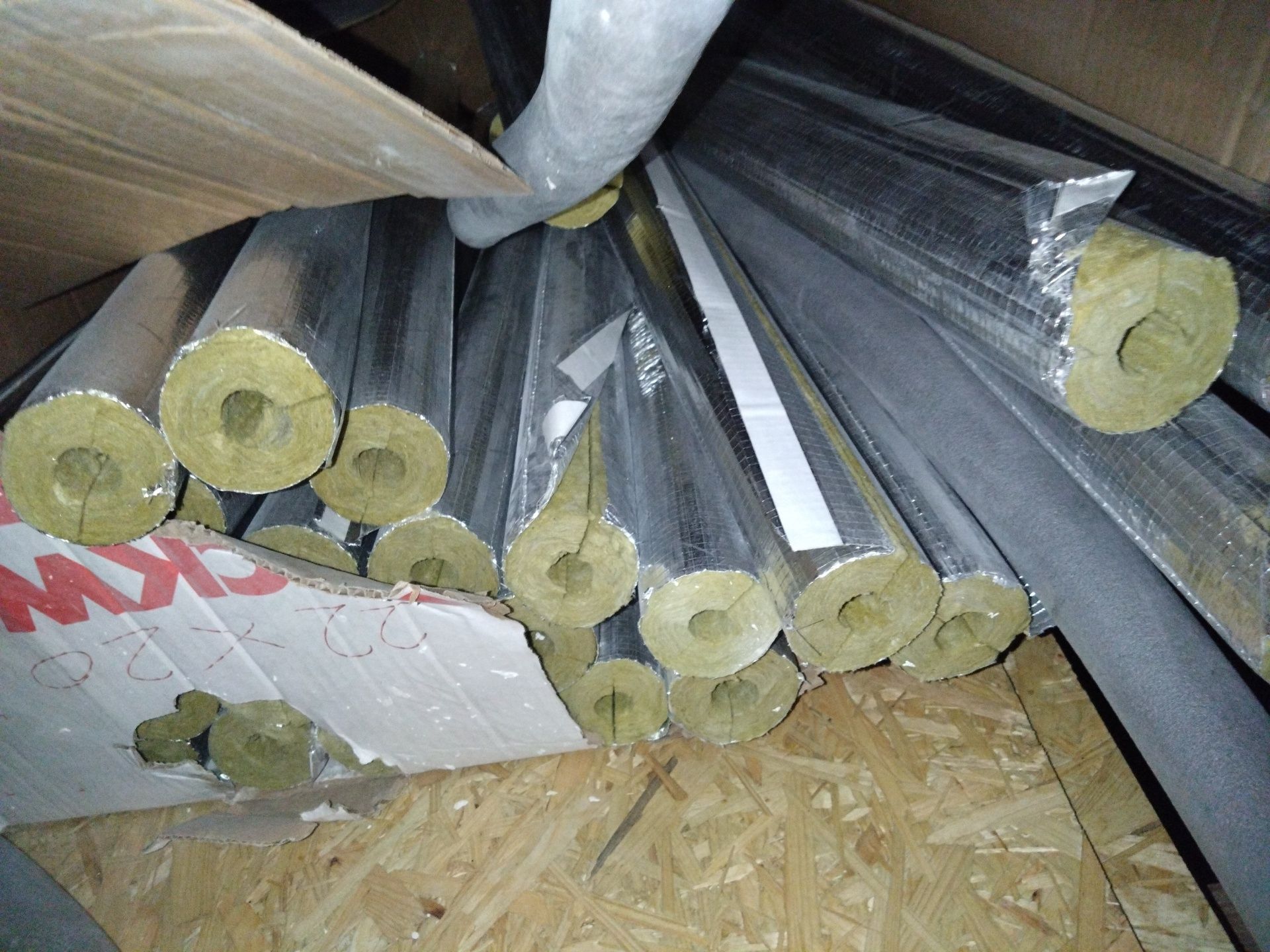 Otulina z wełny mineralnej rockwool 22/20 i 35/30