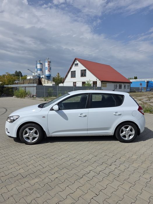 Kia cee'd 1.4 benzyna 109KM, klima, elektryka, koła x2, serwis, Niemcy