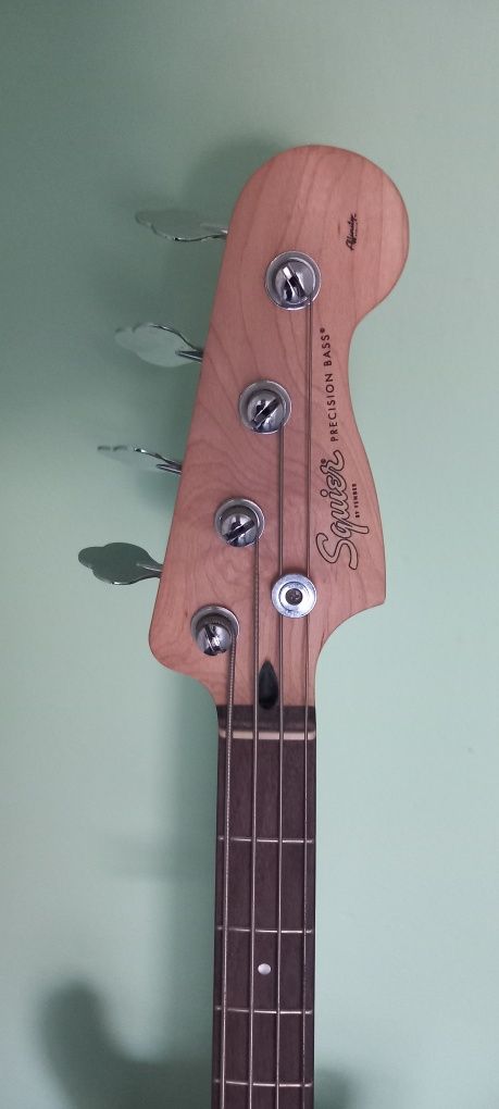 Baixo Eléctrico Fender Squier Affinity Precision Bass PJ Preto