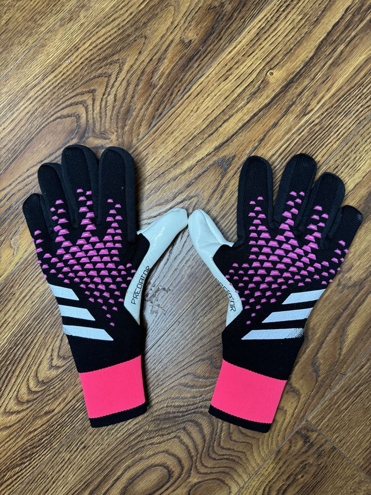 Воротарські рукавиці Adidas Predator