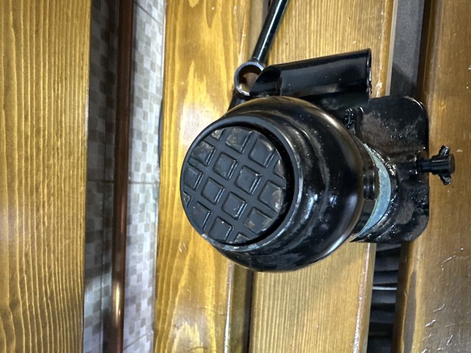 Домкрат кіа соренто