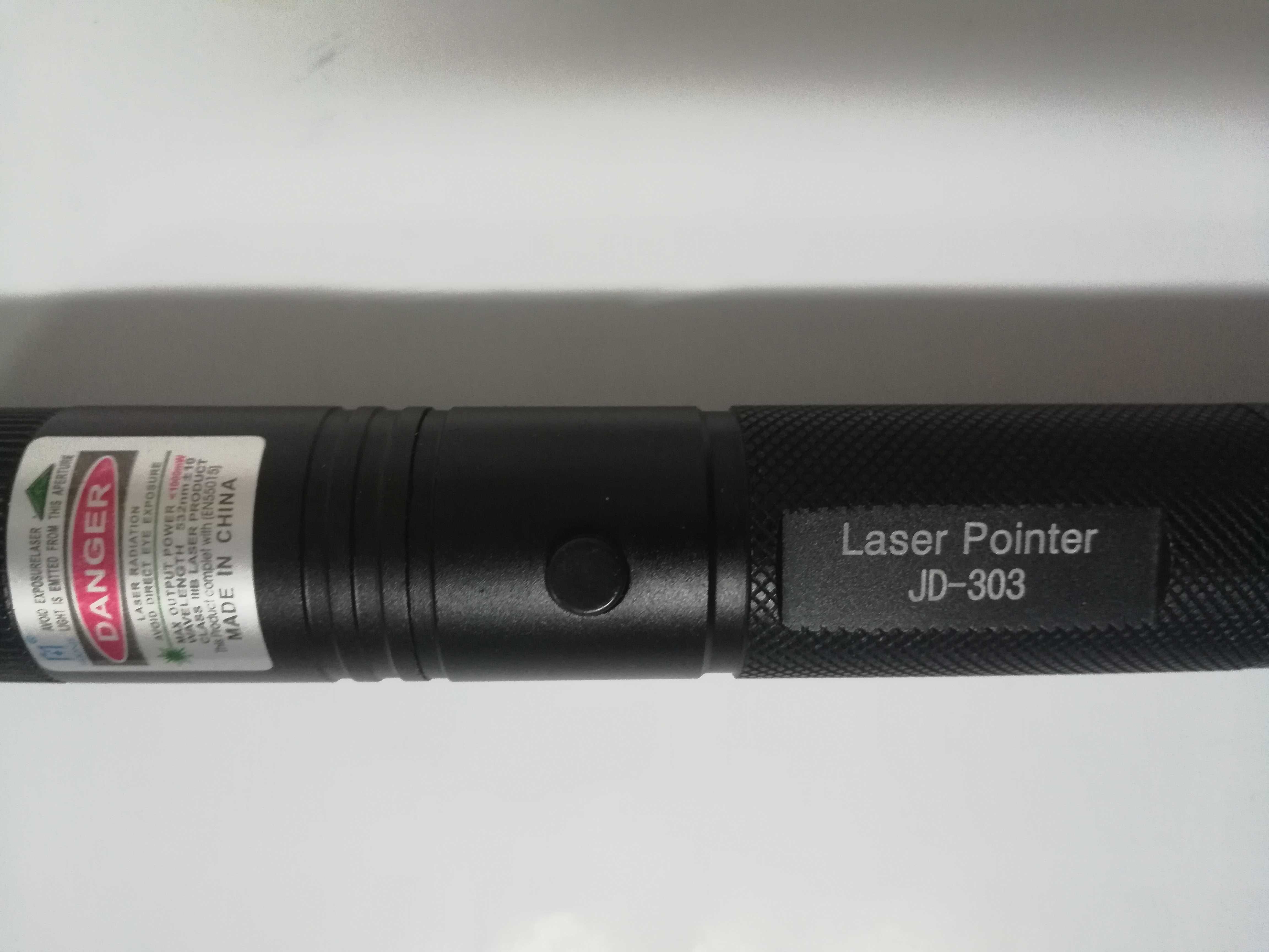 Мощный зеленый лазер  Pointer - 303