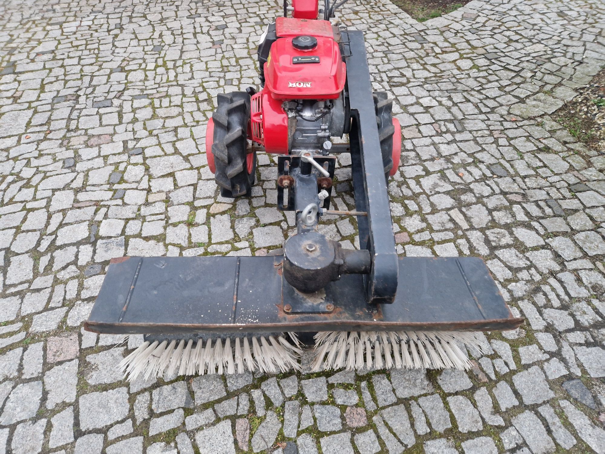Zamiatarka do ciągnika jednoosiowego traktorka HONDA F560 F600
