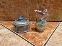 Porcelanowe figurki zwierzątek oraz puzderko z delfinem i wazonik