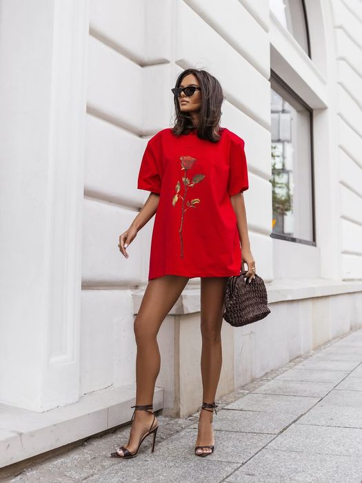 T-shirt oversize LOVE ROSE czerwony Belluci rozmiar uniwersalny