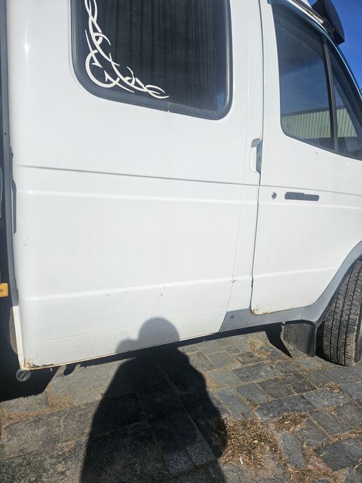 Продам газель бортову