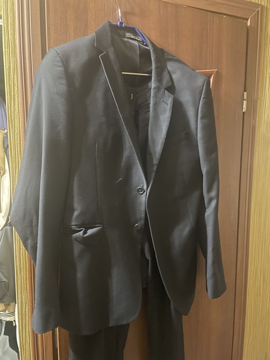 Класичний чоловічий костюм arber