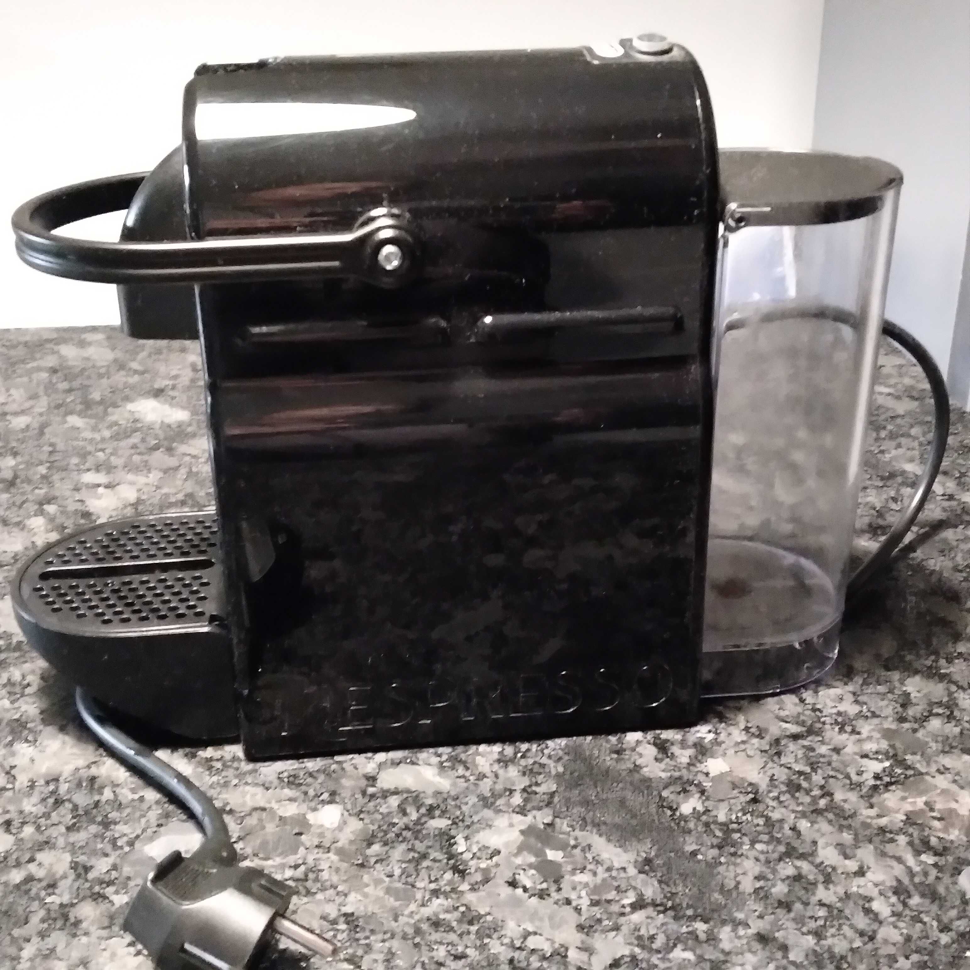 Ekspres DeLonghi Nespresso Inissia EN80.B