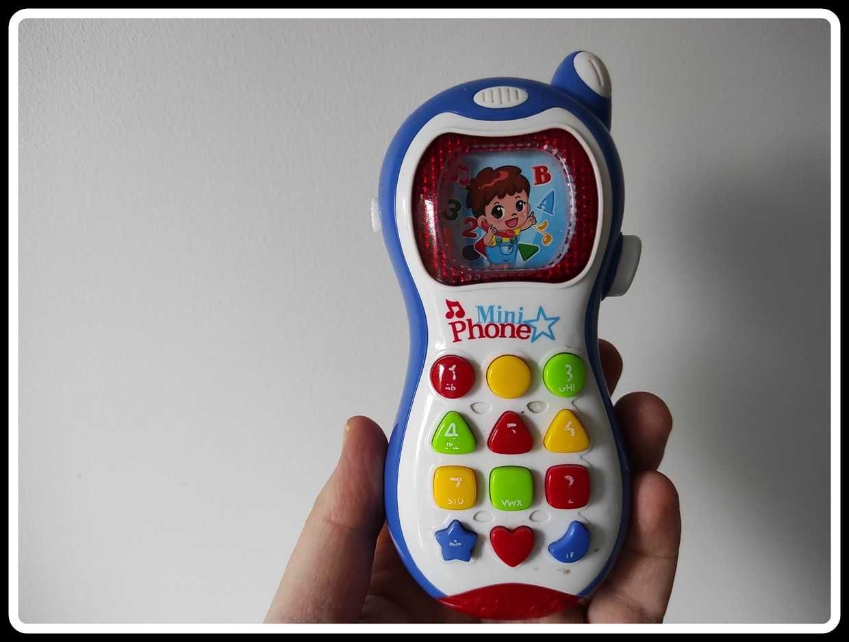 telefon interaktywny dla maluszka gra i mruga światełkiem