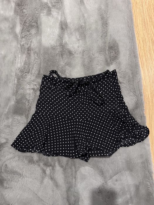 Czarne spódnico - spodenki w białe kropki Zara S