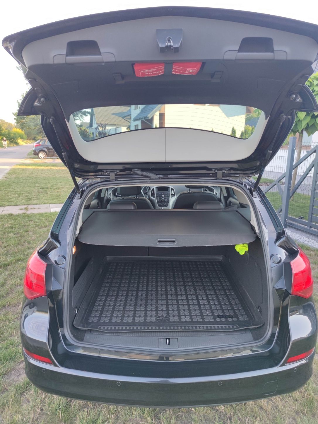Opel Astra 1.7 cdti, niski przebieg,  bixenon, 2x koła zadbany