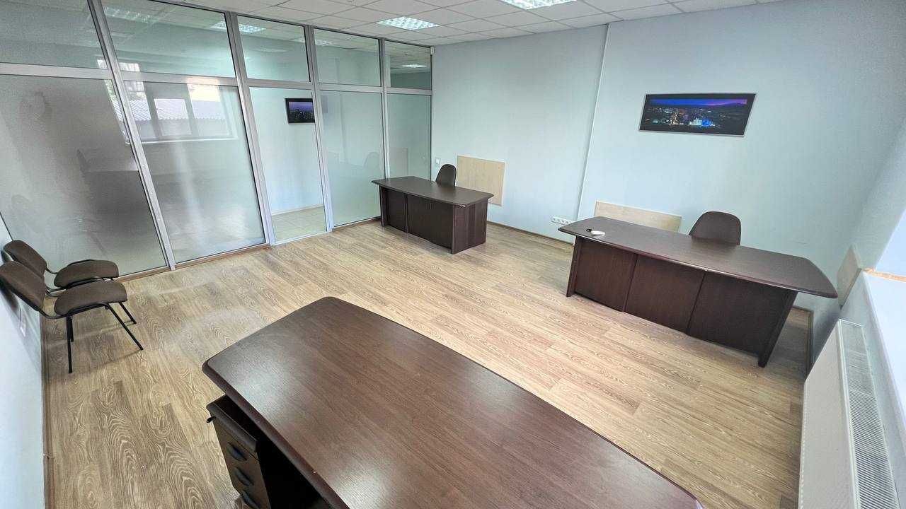 Оренда офісу 1-й поверх 180 кв/м  вул. Коновальця, 32 | Без комісії