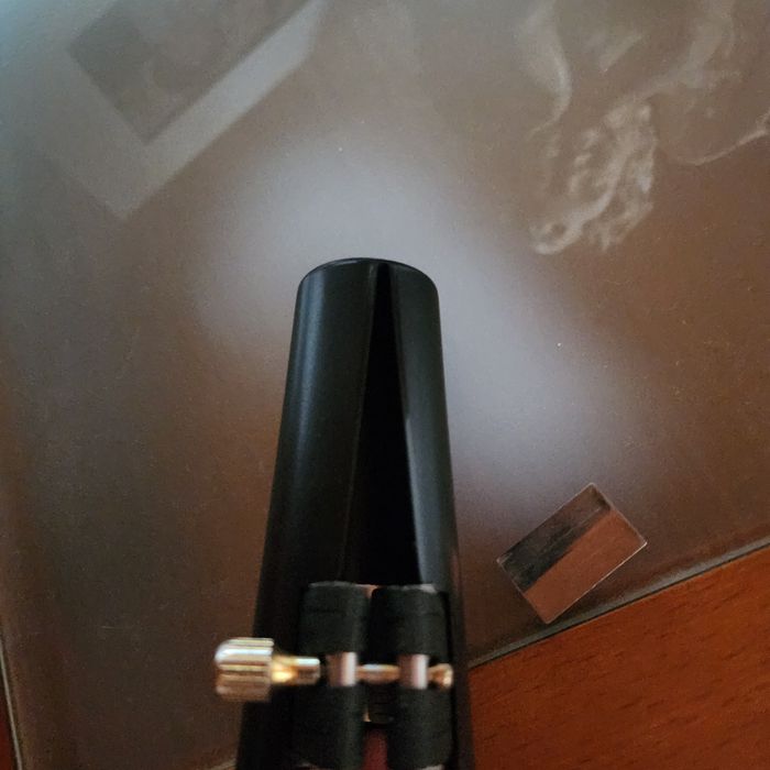 Abraçadeira rovner versa para o clarinete baixo/sax baritono