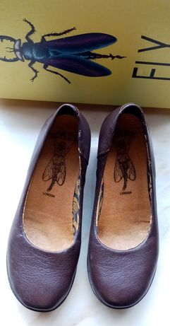 Par de sapatos castanhos originais da Fly London tamanho 37