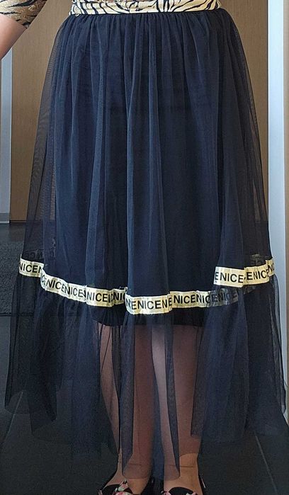 tiulowa piękna spódnica