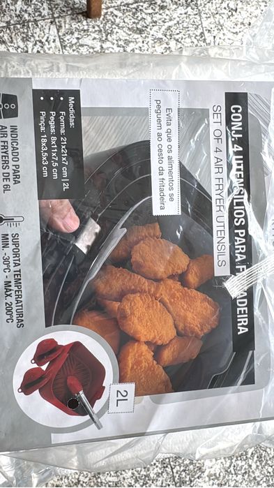 Airfryer nova com acessorios
