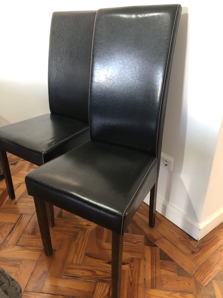 2 Cadeiras imitaçao de pele