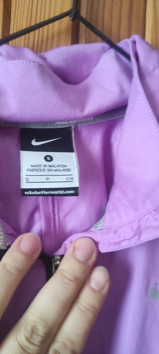 Kurtka wiatrówka Nike