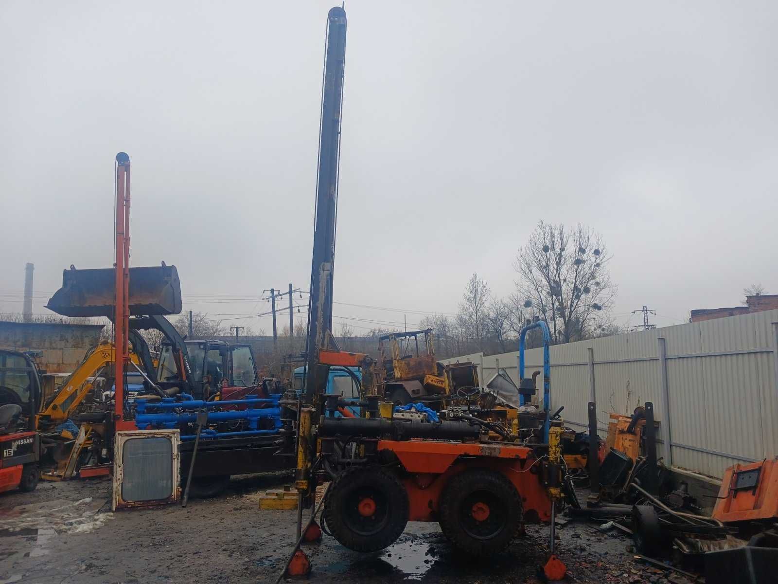 Бурова установка самохідна гідравлічна