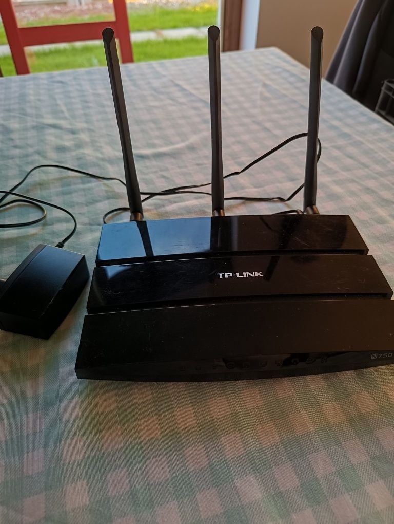 Router TP-LINK N750