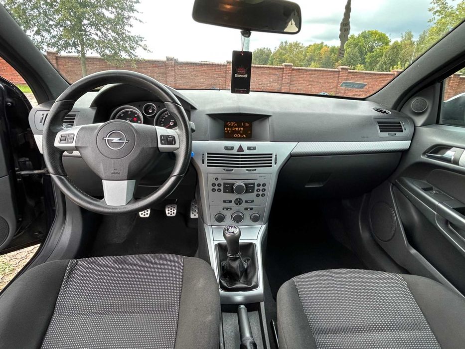 Opel Astra H GTC 1.9 CDTi