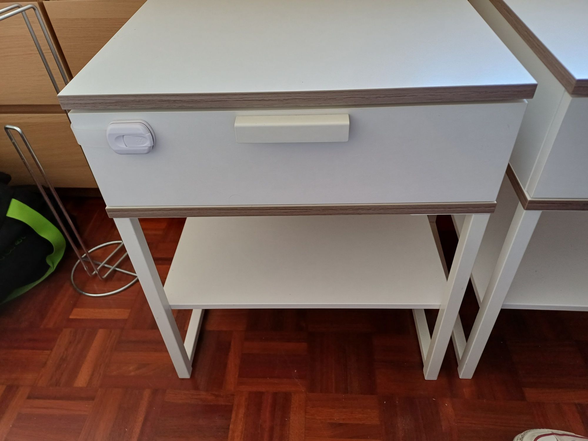 Mesa de Cabeceira Trysil