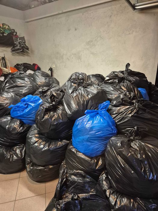 65 worków ubrań damskich nowych i używanych