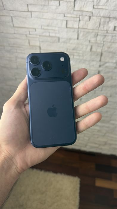 Nowy iPhone 17 pro 256 gb deep blue