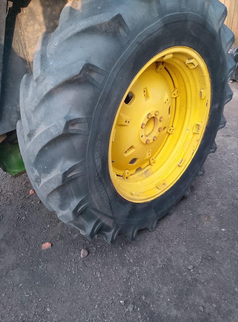Koła tył John Deere 18,4 r38