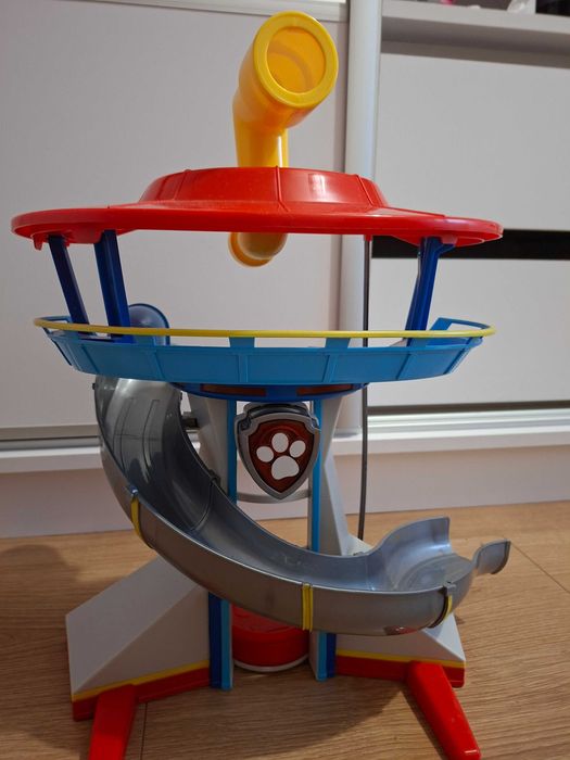 Baza Psiego Patrolu z pieskami