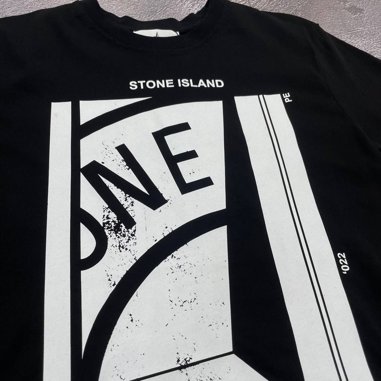 NEWS COLLECTION СЕЗОН черная футболка от Stone Island - лето 2024