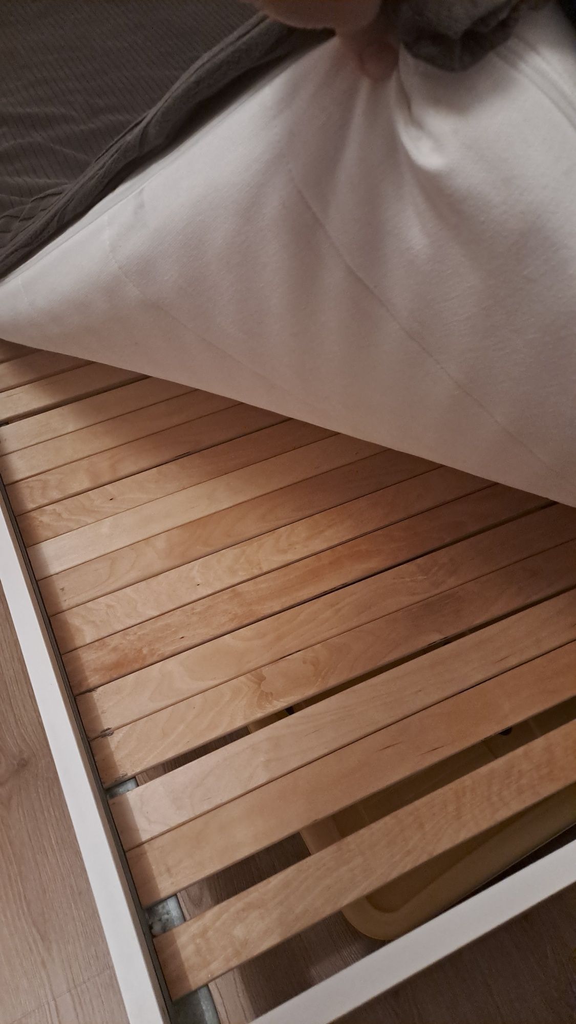 Cama individual IKEA com colchão