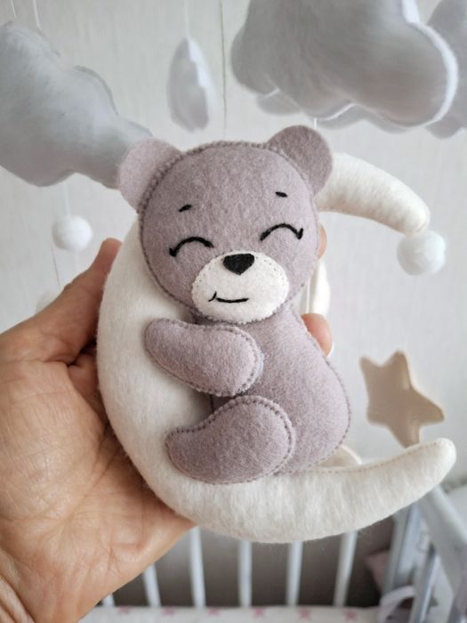 Мобиль в детскую кроватку, мобіль у дитяче ліжечко.