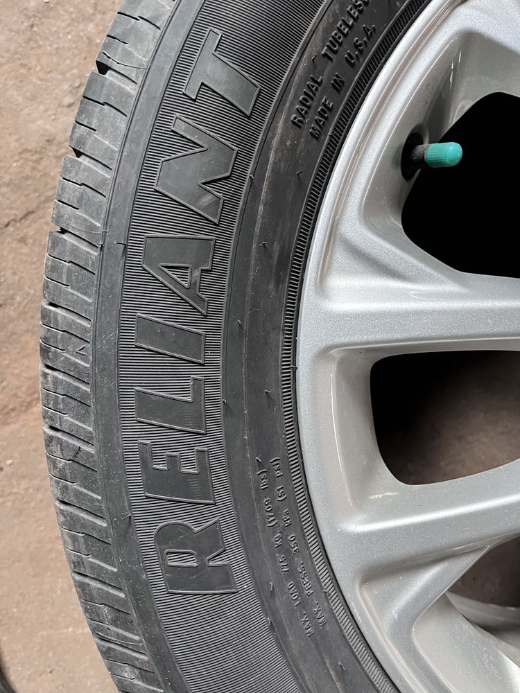 Резина goodyear 225 60 R17 8мм 6мм кінець 22 року