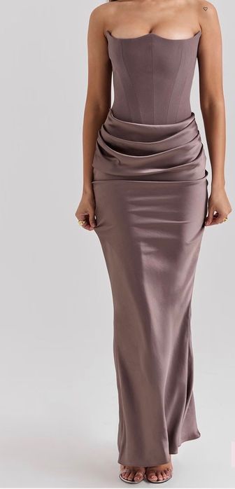 Wypożyczalnia sukienek wieczorowych online Fancy Dress