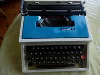 Máquina de escrever Olivetti T
