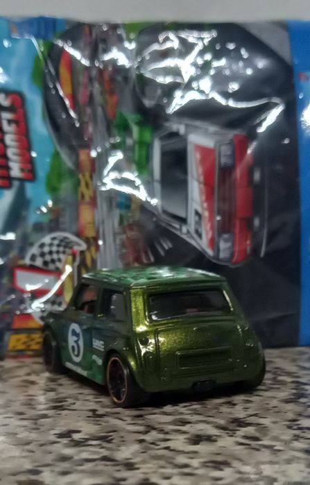 Morris mini hot wheels