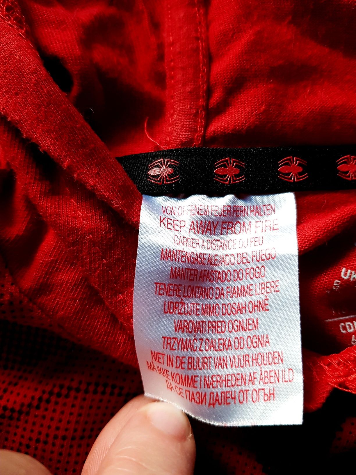 Bezerkawnik orygilny Adidas Marvel  dla chłopca roz 116 stan b dobry.