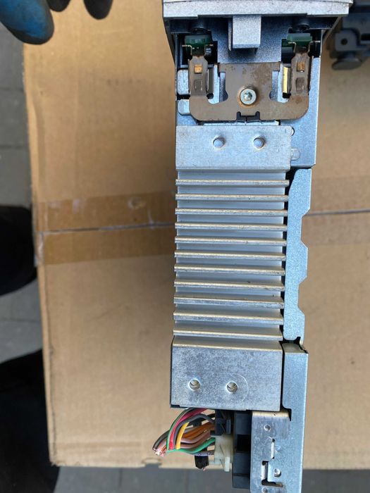 Radio fabryczne Oryginalne Modus 8200.529. 115 z kodem