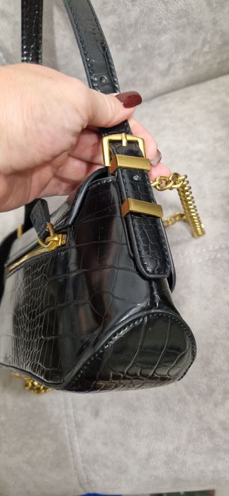 Сумка оригинал Guess,2 ремня 23×14×8, красивая фурнитура